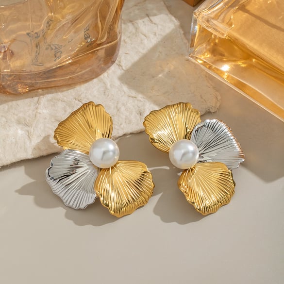 1 Pair Retro Flower Stainless Steel Mixed Color Stud Earrings 2