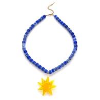 Collana con perline blu e sole giallo (+ scatola) Immagine6