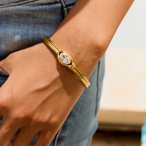 1 Stück elegante ovale Armreifen aus Edelstahl in Goldfarbe für Damen
