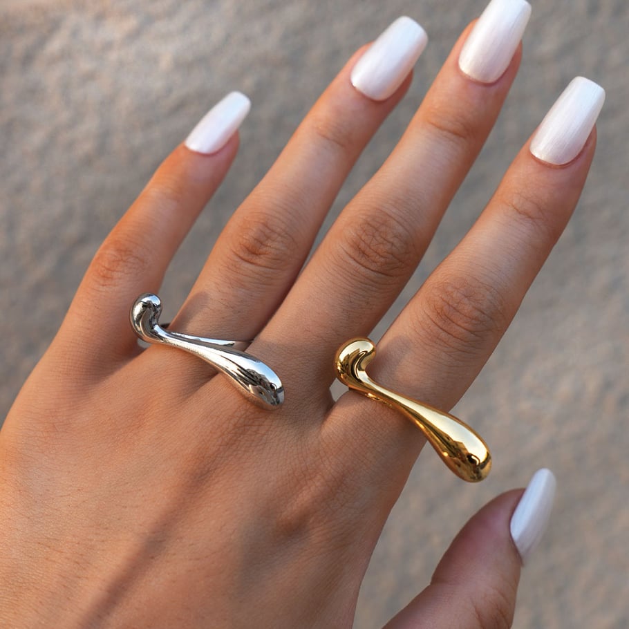 Anillos llamativos de acero inoxidable en color dorado con forma irregular simple de 1 pieza Imagen7