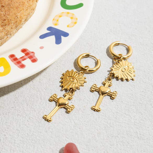 1 Pair Retro Heart&Cross Stainless Steel Gold Color Women's Drop Earrings