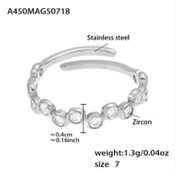Anello in acciaio A450 con zirconi bianchi/Numero 7 Immagine2