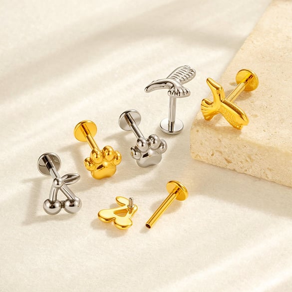 1 Adet Titanyum Alaşımlı Altın Renkli Piercing Küpe