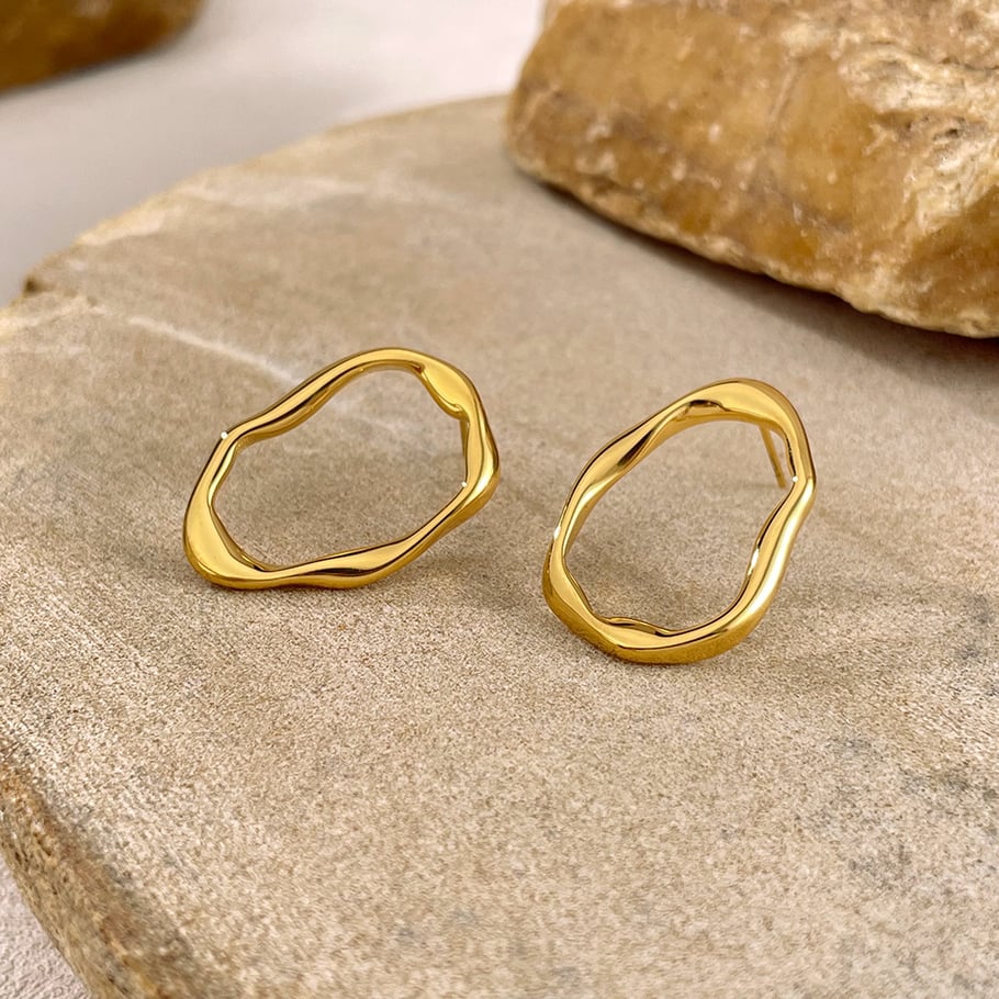 1 paio di orecchini a bottone semplici e irregolari in acciaio inossidabile color oro da donna Immagine10