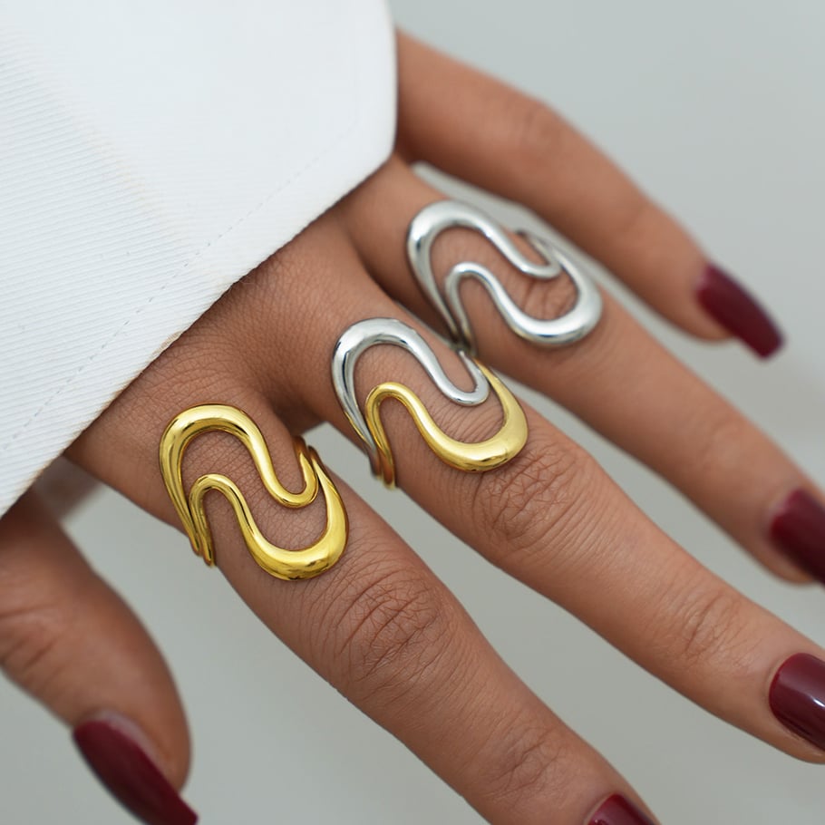 Anillos llamativos de acero inoxidable en color dorado con forma irregular simple de 1 pieza Imagen3