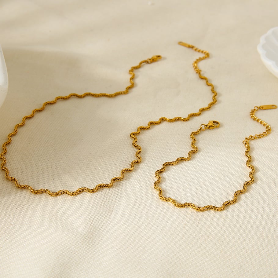 Halsketten-Set aus Edelstahl in Goldfarbe mit unregelmäßiger Form Bild3