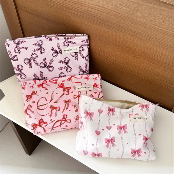 1 Piece Premium Striped Bow Women's Makeup Bag 2