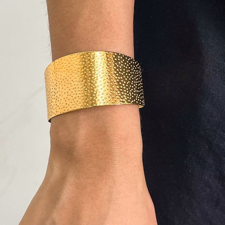 1 stuk ontwerpbare hoogwaardige textuur roestvrij staal goudkleurige damesarmbanden Afbeelding3