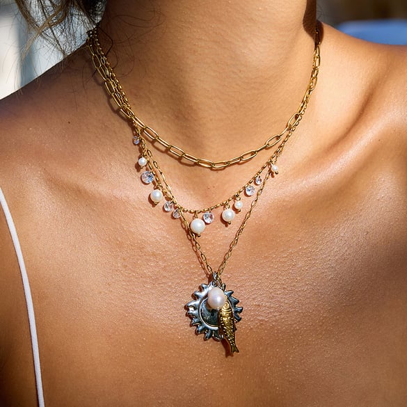 1 collar clásico con colgante de sol diario de acero inoxidable en color dorado para mujer 2