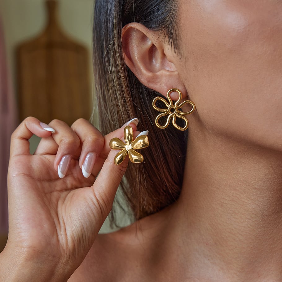 1 Pair Classic Flower Stainless Steel Gold Color Women's Stud Earrings Picture4