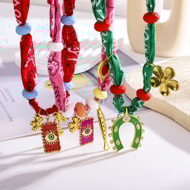 1 pezzo di collana con ciondolo da donna in acciaio inossidabile color oro a forma di ferro di cavallo retrò h5 Immagine4