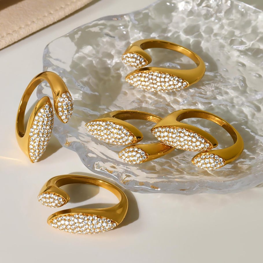 1 pezzo di anelli da donna in acciaio inossidabile di lusso con zirconi color oro Immagine7