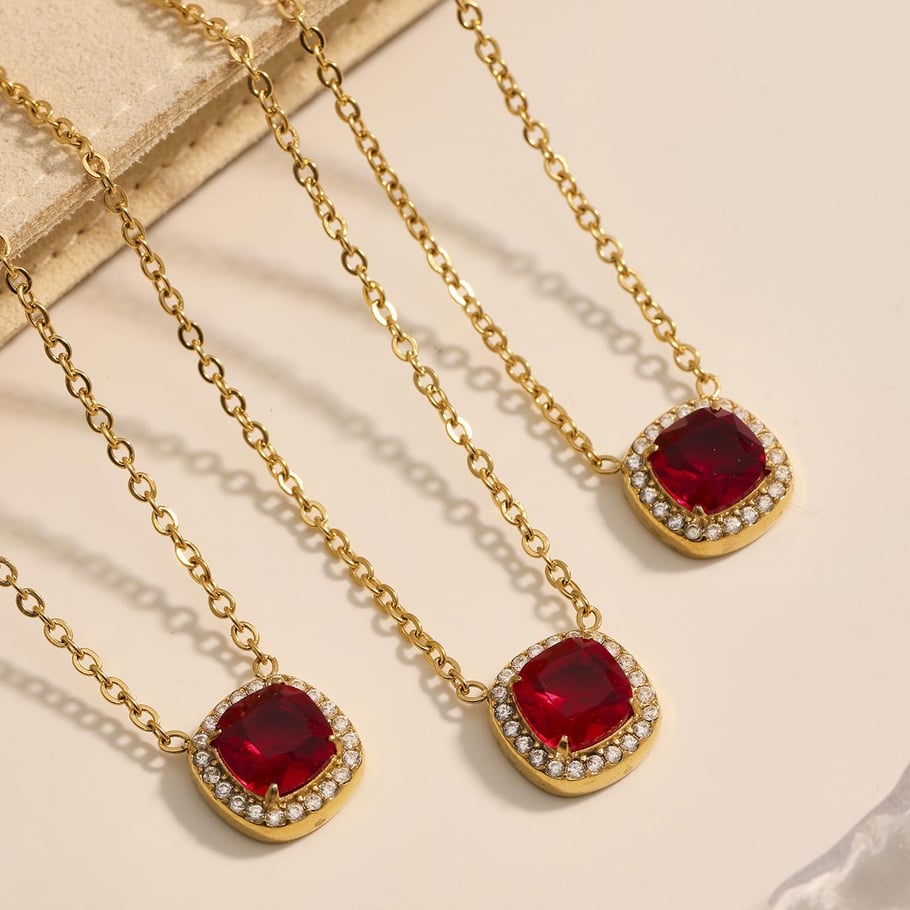 Set di gioielli da donna in acciaio inossidabile quadrato classico color oro con zirconi rossi Immagine3
