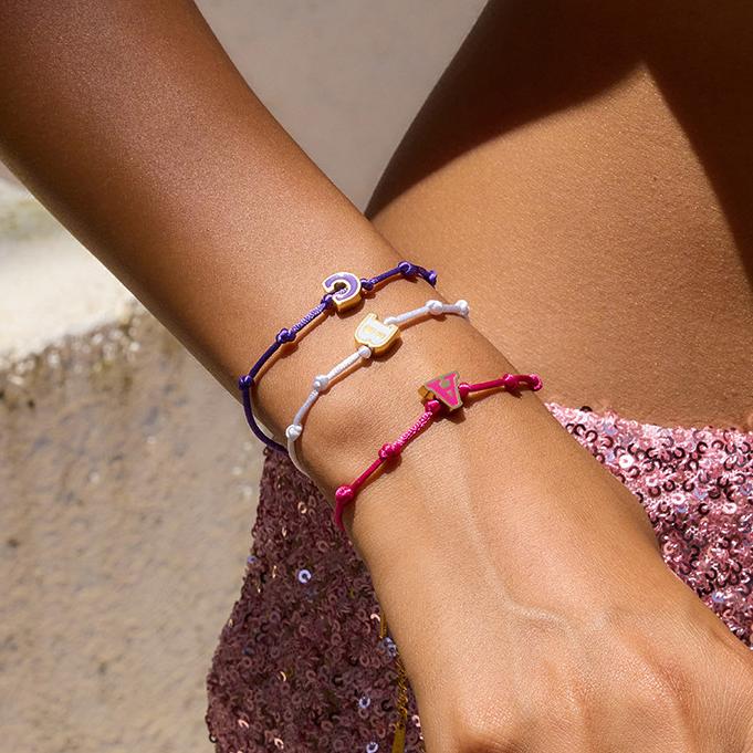 Bracelet à breloques pour femme en acier inoxydable couleur or avec lettre quotidienne, 1 pièce Image3