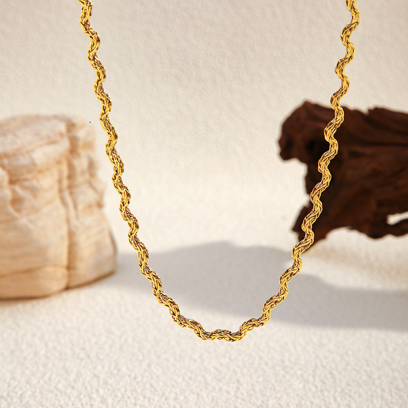Collana con catena color oro semplice in acciaio inossidabile da 1 pezzo Immagine3