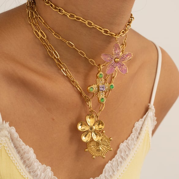 1 Piece Romantic Flower Stainless Steel Gold Color Women's Pendant Necklaces 2