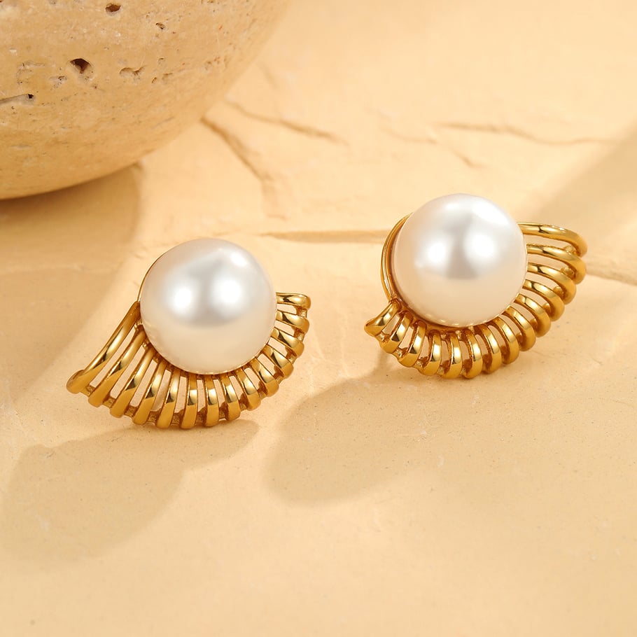 1 Pair Elegant Stainless Steel Gold Color Artificial Pearl Stud Earrings Picture4