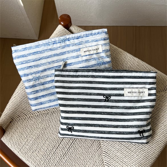 1 Piece Simple Series Casual Strip Polyester Women's Makeup Bags 2