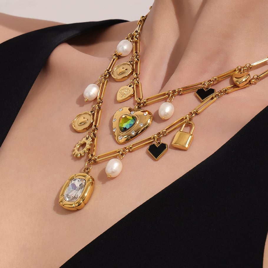 1 pezzo di collana con ciondolo a forma di cuore in zircone di lusso in acciaio inossidabile color oro da donna Immagine2
