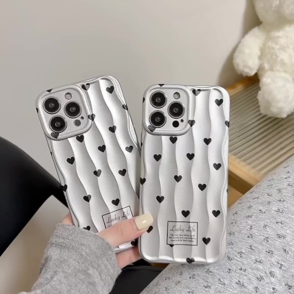 1 funda de teléfono de lujo de alta gama con diseño de corazones y lunares para mujer 2