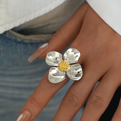 Leichte, luxuriöse, schlichte Statement-Ringe aus Edelstahl mit Blumenmuster h5 Bild3