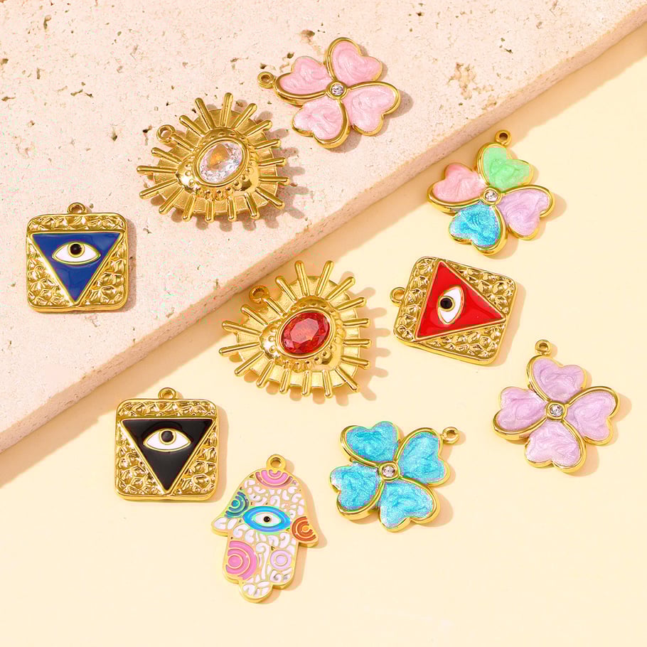 1 Piece Retro Four Leaf Clover Women's Pendants Picture4