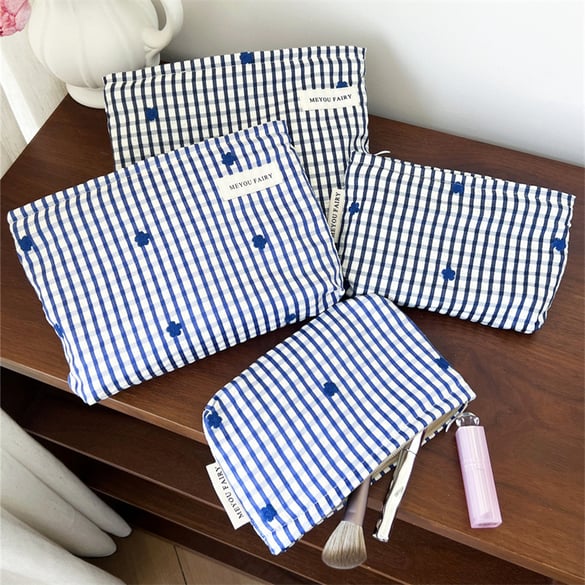 1 Piece Checkered Blue - toned Embroidered Small Flower Women's Makeup Bag