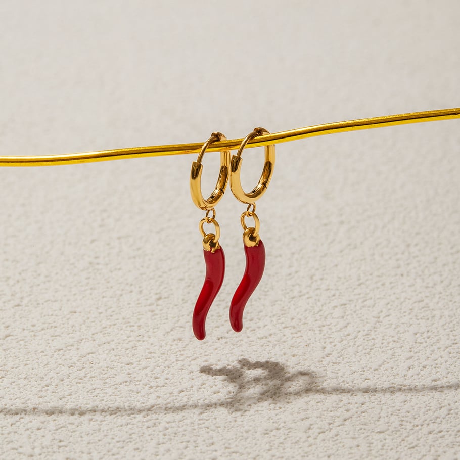1 paire de boucles d&#39;oreilles pendantes en acier inoxydable couleur or pour femme, motif piment rouge audacieux Image5