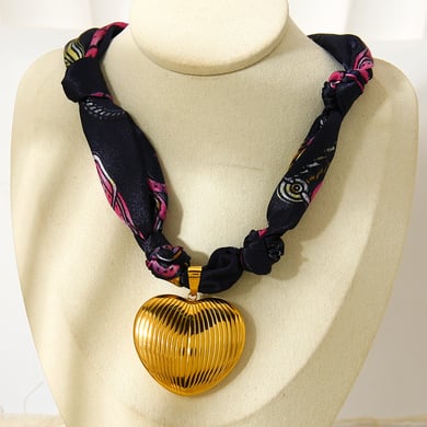 1 pezzo di collana con ciondolo da donna in tessuto retrò a forma di cuore color oro h5 Immagine4