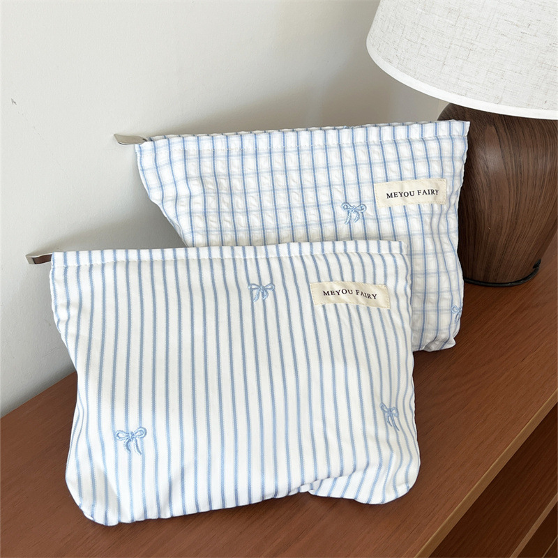 1 Parça Simple Series Sweet Strip Polyester Kadın Makyaj Çantası Resim3