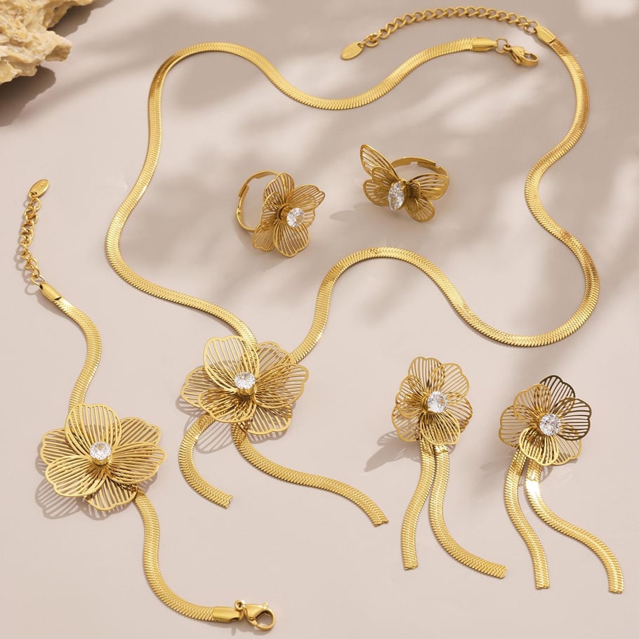 Set di gioielli da donna in acciaio inossidabile color oro con zirconi, 1 pezzo classico Immagine7