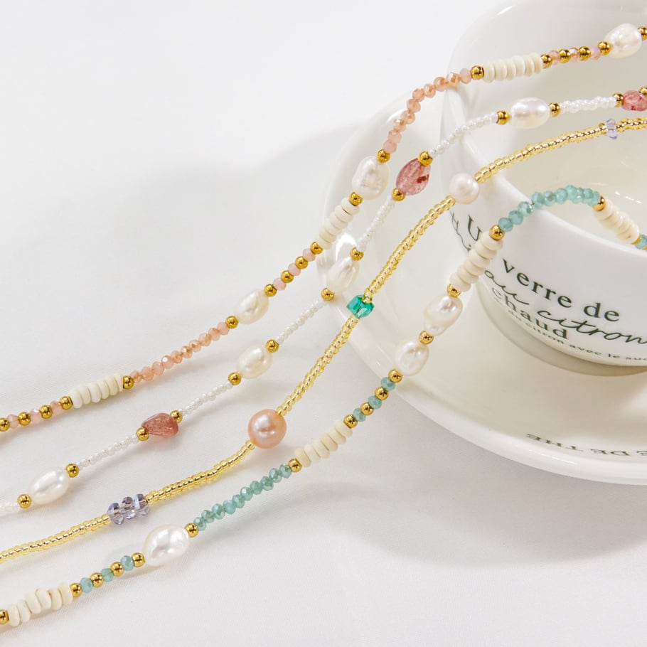 Light Luxury and Elegant Beaded Women's Necklace Picture3