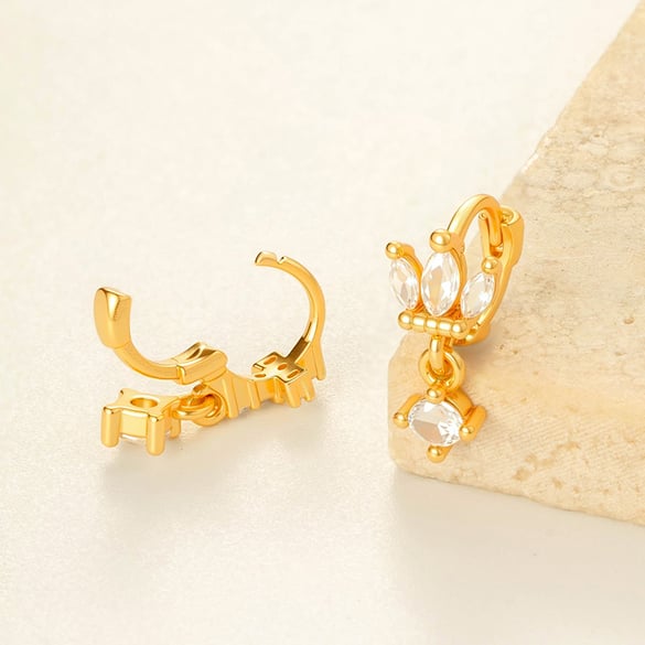1 orecchino piercing a farfalla in zircone color rame e oro