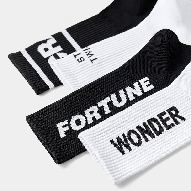 1 Paar einfache, wadenlange Baumwollsocken mit Buchstabenstickerei Bild2