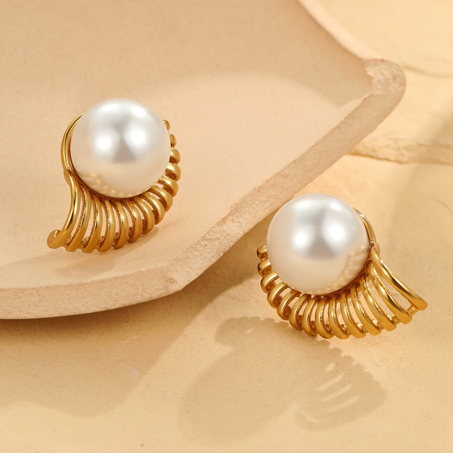 1 Pair Elegant Stainless Steel Gold Color Artificial Pearl Stud Earrings Picture3