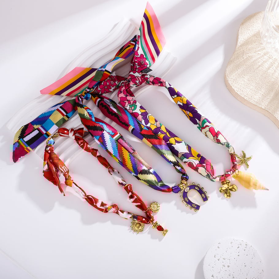 1 pezzo esagerato collana con ciondolo a forma di ferro di cavallo in acciaio inossidabile color oro da donna Immagine3