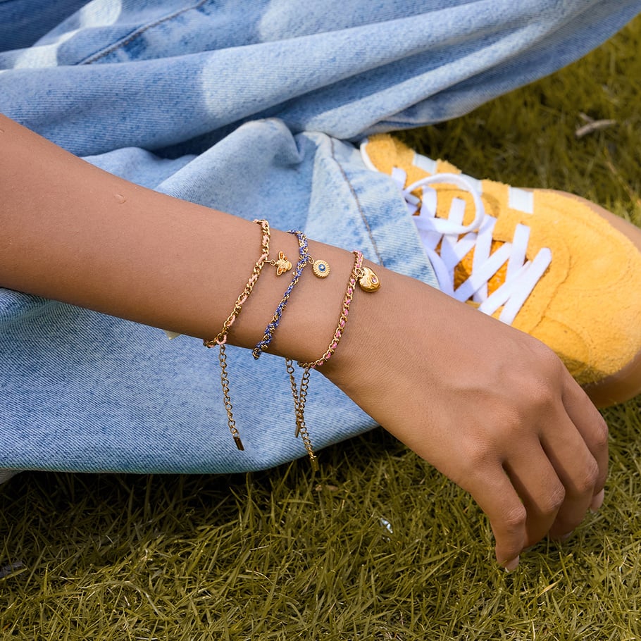 Pulseras con dijes de corazón retro de acero inoxidable color dorado para mujer, 1 pieza Imagen4