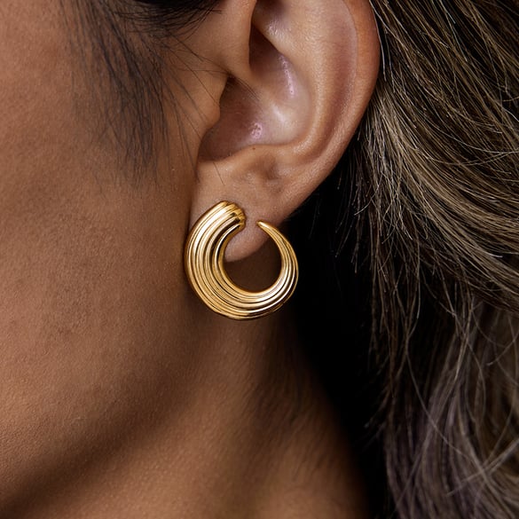 1 paio di orecchini a bottone da donna in acciaio inossidabile color oro con cerchio semplice 2