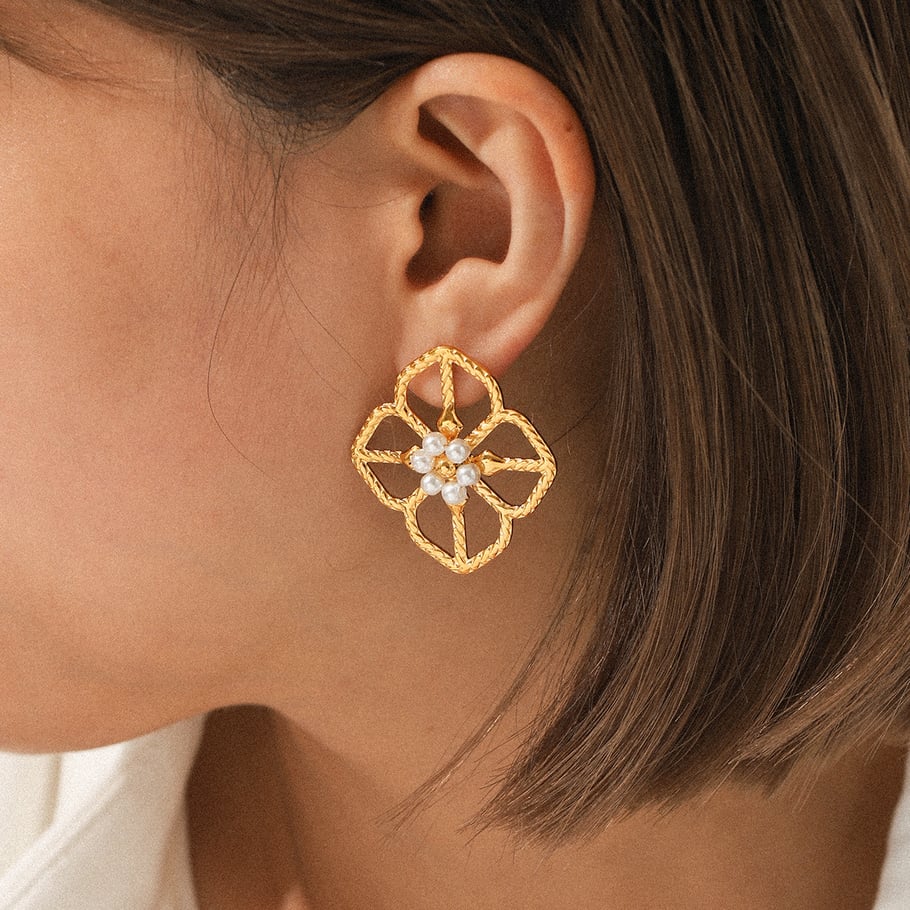 1 Pair Flower Stainless Steel   Gold Color  Pearl Women's Stud Earrings Picture3