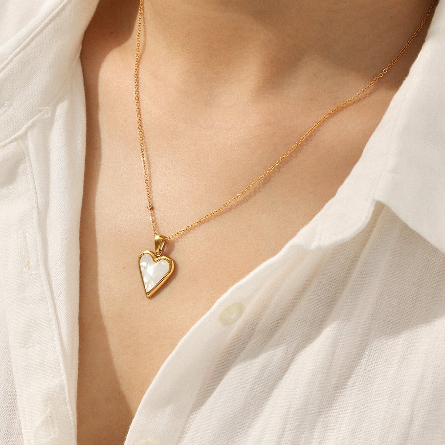 Collier avec pendentif classique en forme de cœur et coquillage en acier inoxydable doré pour femme, 1 pièce Image3