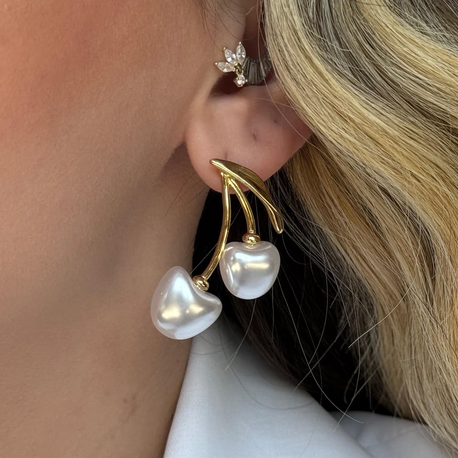 1 Pair Glamorous Cherry Stainless Steel Gold Color Women's Stud Earrings Picture3