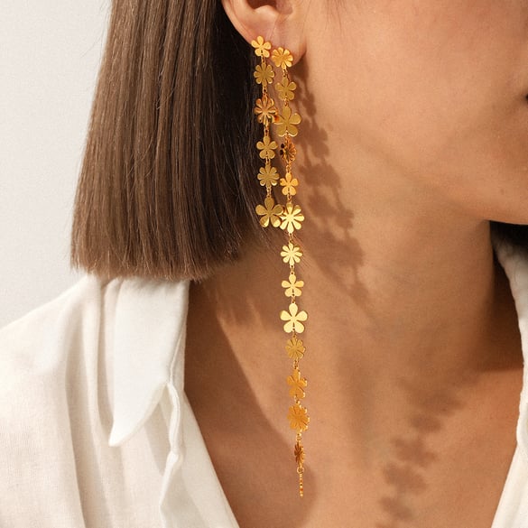 1 paire de boucles d&#39;oreilles pendantes simples en acier inoxydable doré pour femme avec pompon et fleur 2