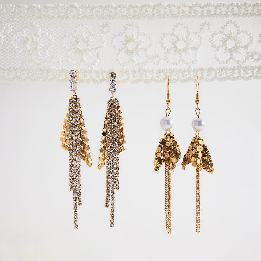 1 paio di orecchini pendenti da donna in acciaio inossidabile con nappe e zirconi color oro Immagine6