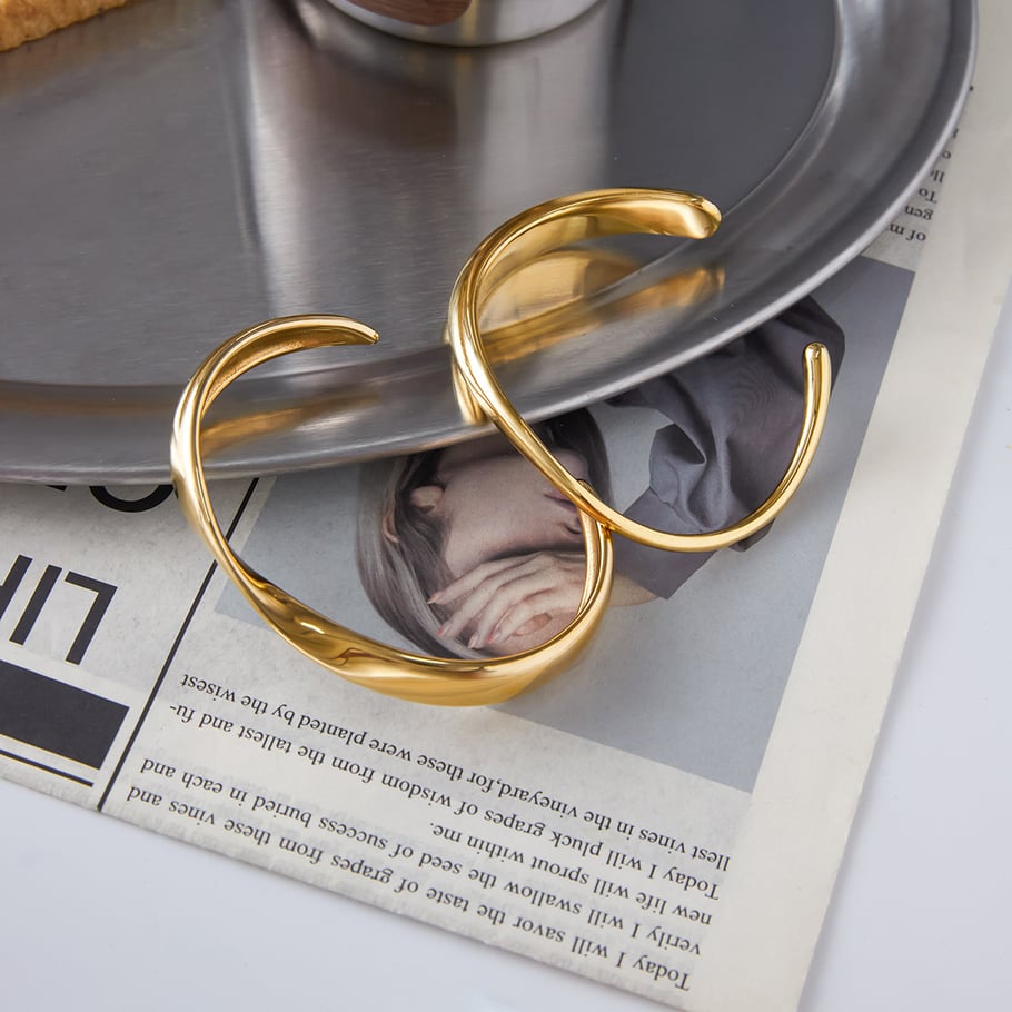 1 Piece Classic Curve Stainless Steel Gold Color Women's Cuff Bracelets Picture4