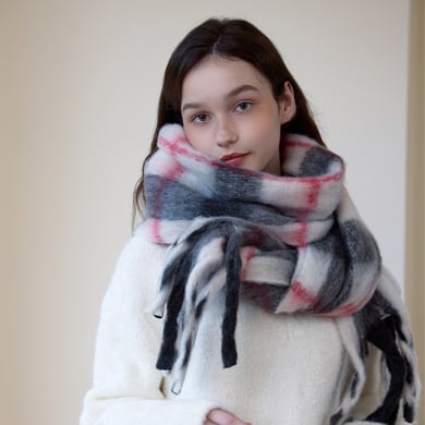 1 Piece Romantic Fluffy Plaid Polyester Women's Summer Scarves h5 Picture3