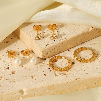1 set di orecchini a bottone da donna in acciaio inossidabile color oro con zirconi di forma irregolare di lusso h5 Immagine5