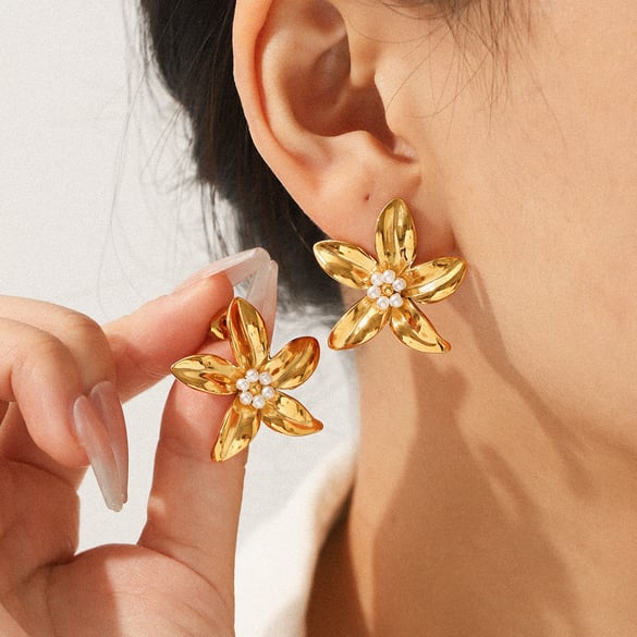 1 paire de boucles d&#39;oreilles à tige élégantes en acier inoxydable avec perles couleur or pour femme 2