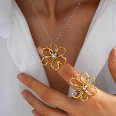 Collier avec pendentif simple en acier inoxydable couleur or pour femme, motif fleur naturelle, 1 pièce h5 Image3
