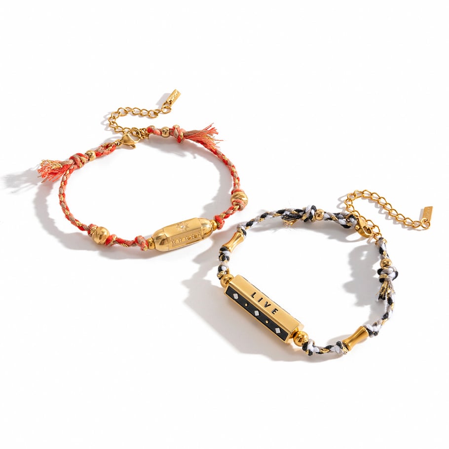 1 pezzo Braccialetti con ciondoli da donna in acciaio inossidabile color oro con lettere retrò Immagine7