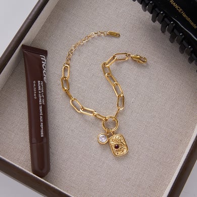 Set di gioielli da donna sofisticati in acciaio inossidabile con zirconi color oro e forma rettangolare h5 Immagine5
